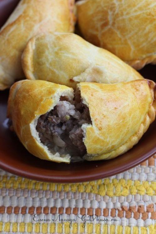 Караимские пирожки. Караимские пирожки - любимое блюдо всех крымчан и вообще одна из кулинарных визитных карточек Крыма. 01 Караимские пирожки. Караимские пирожки - любимое блюдо всех крымчан и вообще одна из кулинарных визитных карточек Крыма. 01