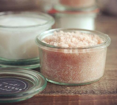 Натуральный скраб для лица. 

