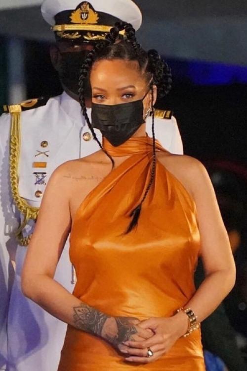 Издание The Academy: Рианна Беременна от Asap Rocky. 01