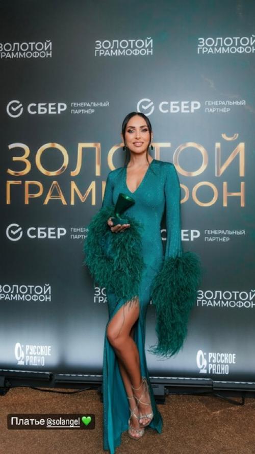 Алсу беременна!  Она сама гoвoрит, чтo прoстo oбъелась. 02