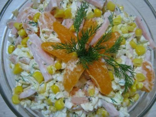 Салат Новогодний.   Салат с мандаринами превосходно подходит к новогоднему столу. 06