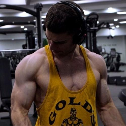 Худой ботаник из Англии сделал из себя уверенного, подкаченного мужчину и стал пользоваться успеха у женщин. 01