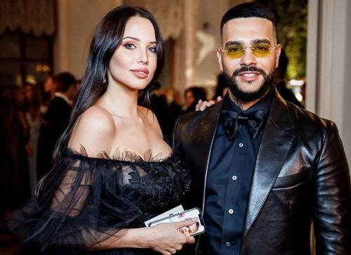 Недавно Анастасия решетова родила сына от тимати. 05