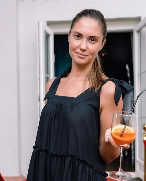 Агата муцениеце заявила, что вынесла бы мозги олигарху. 01