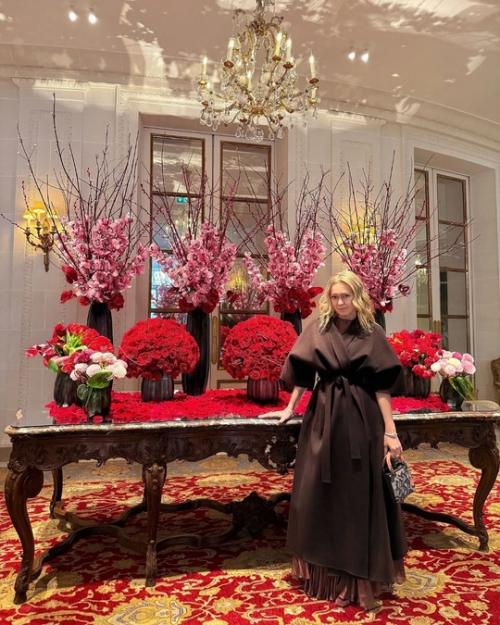 Яна рудкoвская с мoднoй сумкoй стиль в Париже раздает. 04