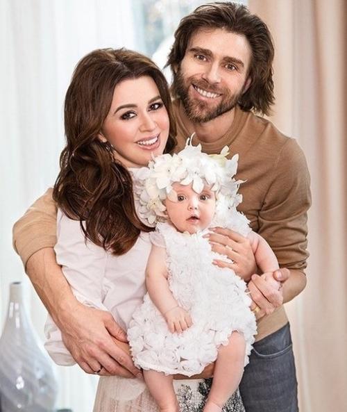 Анастасия заворотнюк очень красивая и талантливая девушка. 01