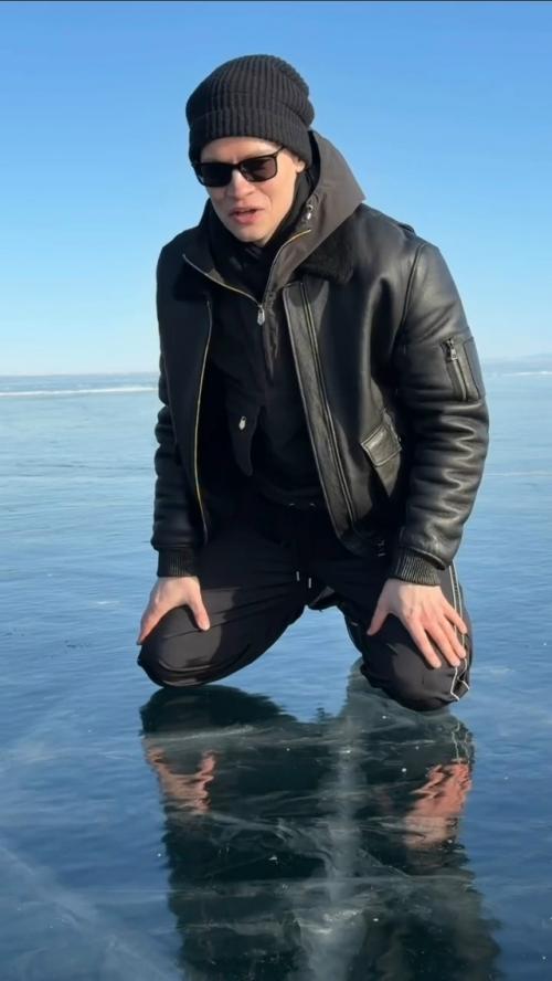 Шаман попробовал Байкал и вызвал бурю эмоций в комментариях. 

