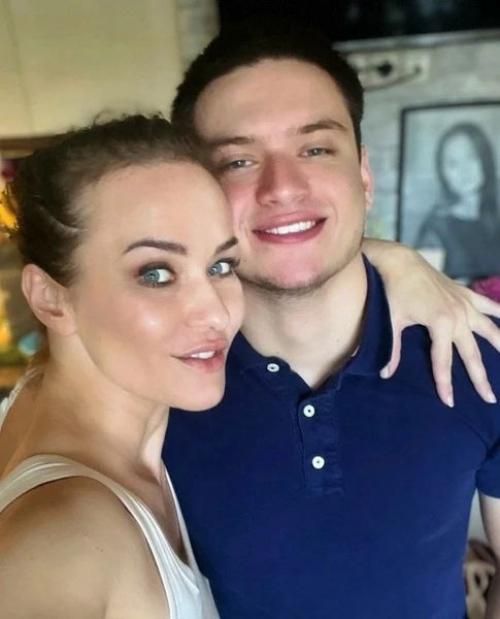 Стало известно за кого вышла замуж звезда сериала Маргоша Мария Берсенева. 04