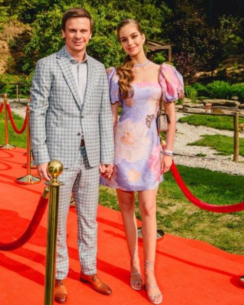 Телеведущий Дмитрий комаров с красавицей - женой Александрой! 02