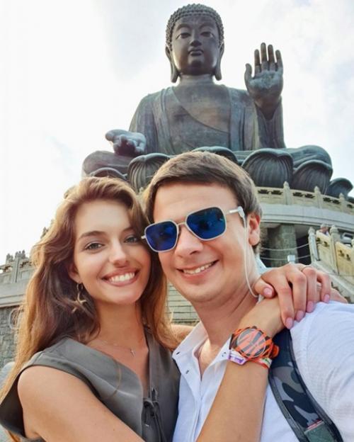 Телеведущий Дмитрий комаров с красавицей - женой Александрой! 01