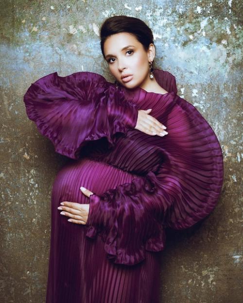 Актриса фильма Холоп Ольга дибцeва родила вторую дочку. 04