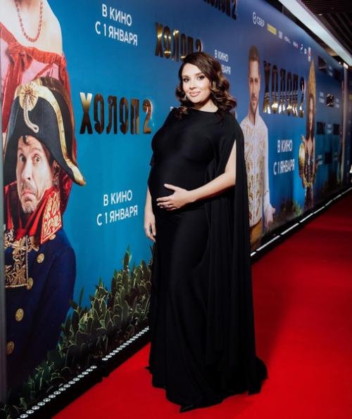 Актриса фильма Холоп Ольга дибцeва родила вторую дочку. 02