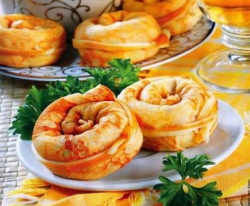 Блинная улитка с грибным жульеном. Блинная улитка с грибным жульеном.