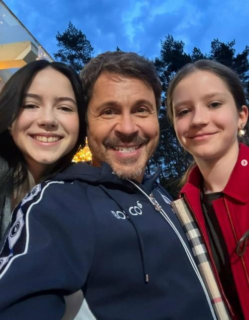 15-Летняя дочь Павла Деревянко варвара впервые вышла в свет со своим парнем. 01