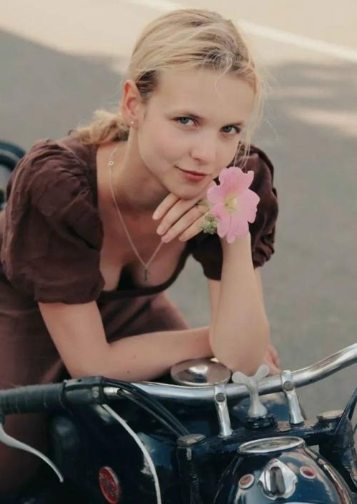 Егор бероев после развода с Ксенией Алферовой женился на молодой балерине. 01