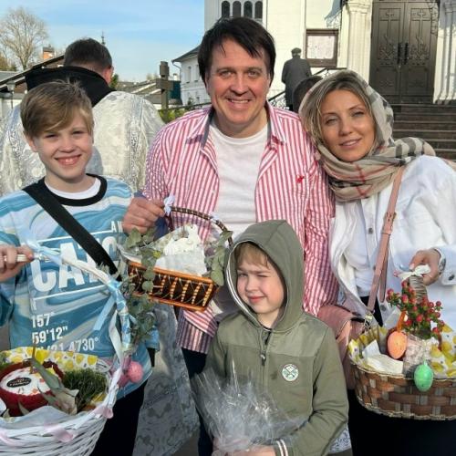 53-Летний Денис матросов и его 3-я жена снова родителями станут. 01