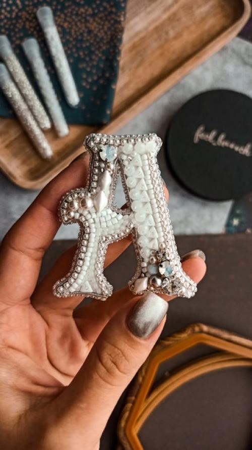 Броши из бисера ручной работы. 04