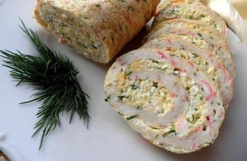 Рулет из крабовых палочек. Рулет из крабовых палочек.