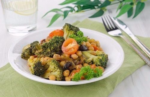 Топ - 8 рецептов очень полезных и низкокалорийных салатов с брокколи. 01 Топ - 8 рецептов очень полезных и низкокалорийных салатов с брокколи. 01