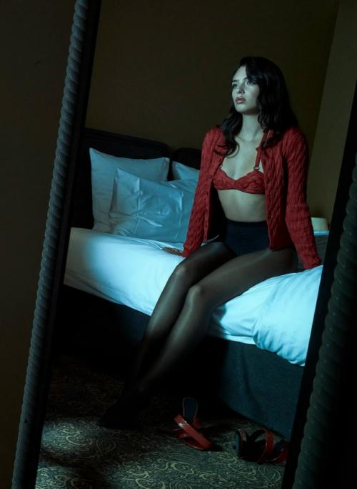 Дочь Моники беллуччи и Венсана Касселя дева стала героиней нового номера журнала Vanity Fair. 01