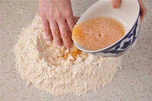 Чак - чак.  Ингредиенты (на одно блюдо размером 24-26 см: 03