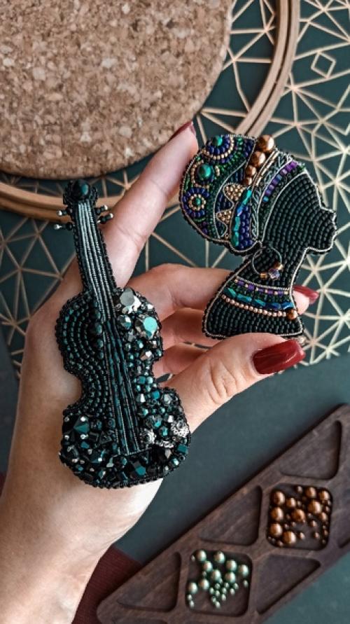 Броши из бисера ручной работы. 02