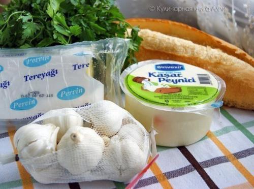 Простая закуска - хрустящий батон с сыром и чесноком. 01 Простая закуска - хрустящий батон с сыром и чесноком. 01