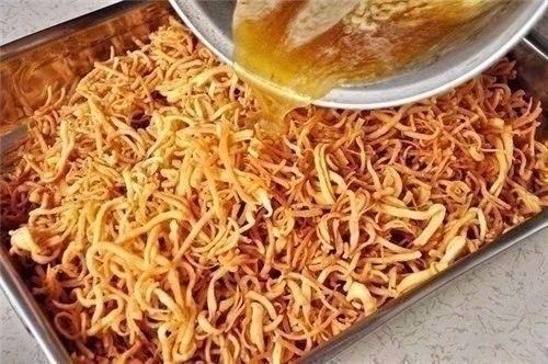 Чак - чак.  Ингредиенты (на одно блюдо размером 24-26 см: