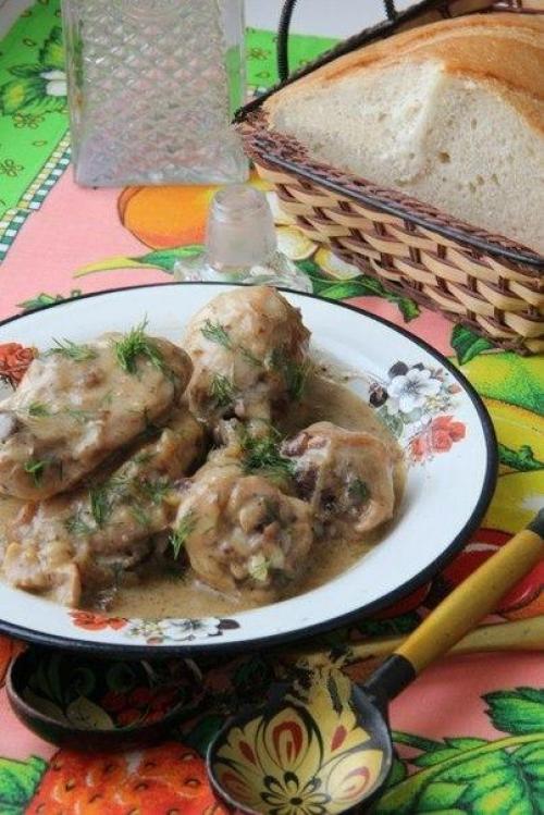 Гульчехра. Гульчехра - это узбекское блюдо, которое представляет собой курицу, тушеную в молоке и сметане. Гульчехра. Гульчехра - это узбекское блюдо, которое представляет собой курицу, тушеную в молоке и сметане.