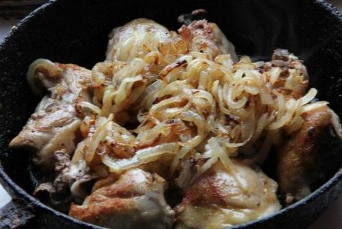 Гульчехра. Гульчехра - это узбекское блюдо, которое представляет собой курицу, тушеную в молоке и сметане. 03 Гульчехра. Гульчехра - это узбекское блюдо, которое представляет собой курицу, тушеную в молоке и сметане. 03