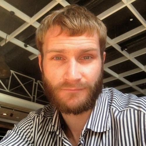 Колян - не только популярный актёр, но и человек с большим сердцем. 
