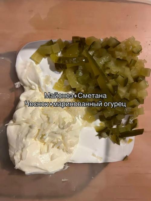 Хрустящие чесночные гренки с соусом. 04