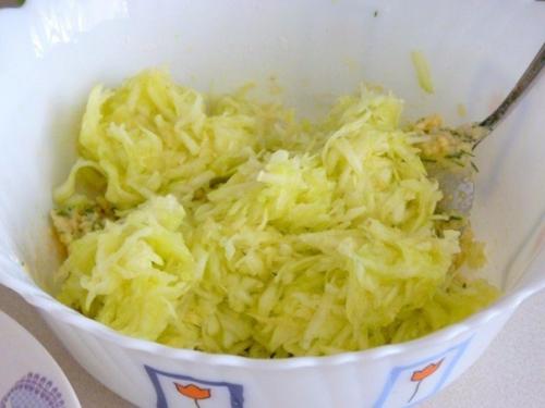 Кабачково - сырные оладьи. 04 Кабачково - сырные оладьи. 04