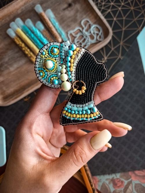 Броши из бисера ручной работы. 03