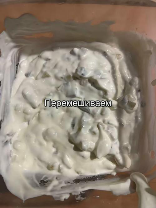 Хрустящие чесночные гренки с соусом. 05