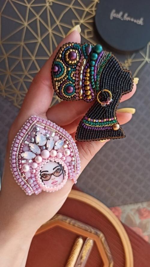 Броши из бисера ручной работы. 09