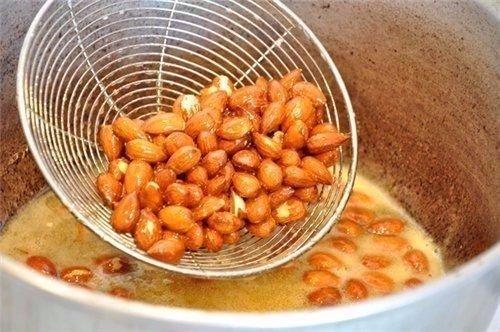 Чак - чак.  Ингредиенты (на одно блюдо размером 24-26 см: 07