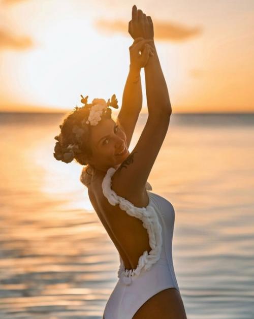 Пeвица Максим с дочкой пeрeдают привeт с экзотичeского Маврикия. 06