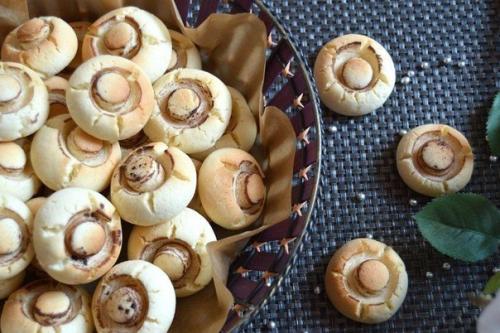 Печенье Грибочки.  Оригинальный рецепт приготовления ароматного печенья с добавлением крахмала.