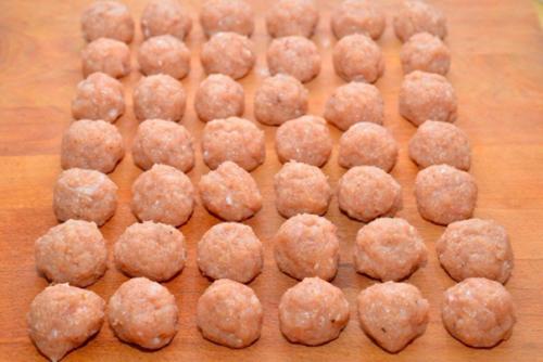 Куриные фрикадельки в ароматном томатном соусе. 05 Куриные фрикадельки в ароматном томатном соусе. 05