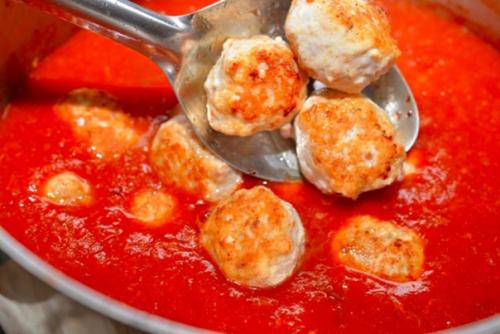 Куриные фрикадельки в ароматном томатном соусе. 07 Куриные фрикадельки в ароматном томатном соусе. 07