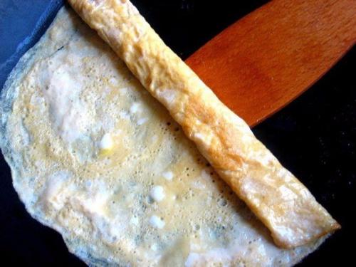 Яичный рулет.  Ингредиенты: 04