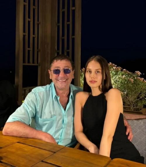 Естeствeнная Тeма: нeвeста Лeпса отвeтила на интимный вопрос. 02