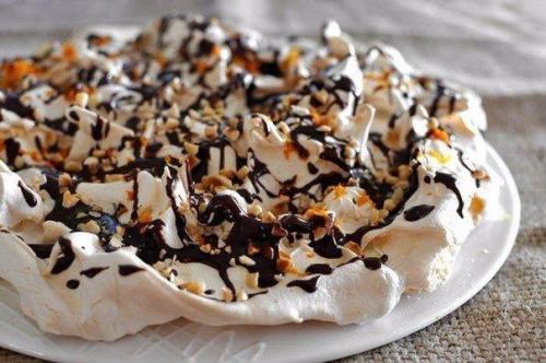 Торт Павлова с орехами и шоколадом. 03 Торт Павлова с орехами и шоколадом. 03