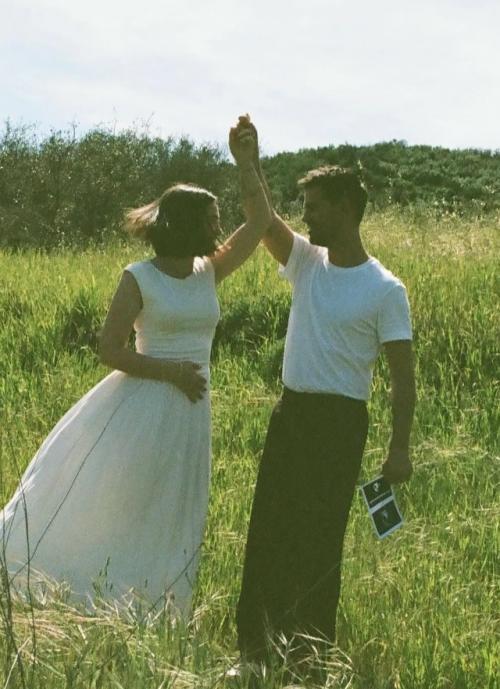 34-Летний Тейлор лотнер, известный по роли Джейкоба в Сумерках, и его супруга Тейлор доум ждут первенца. 02 34-Летний Тейлор лотнер, известный по роли Джейкоба в Сумерках, и его супруга Тейлор доум ждут первенца. 02