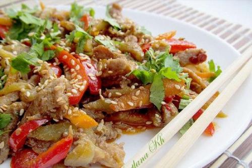 Салат из говядины и баклажан по-корейски. Салат из говядины и баклажан по-корейски.