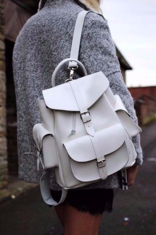 Рюкзак - стильный и практичный аксессуар.