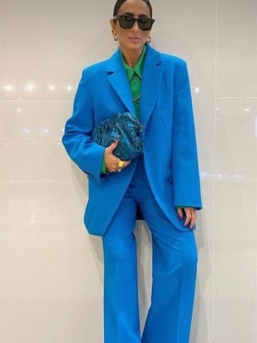 Красный цвет - несомненный тренд, но все-таки он начал потихоньку отходить на задний план. 02