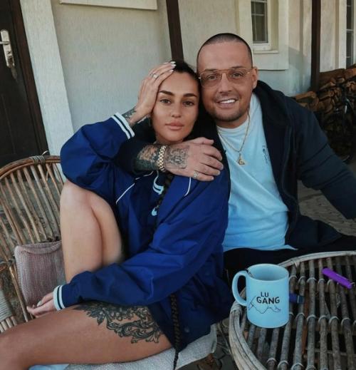 Айзу бомбануло от новости о примирении гуфа с женой. 01 Айзу бомбануло от новости о примирении гуфа с женой. 01