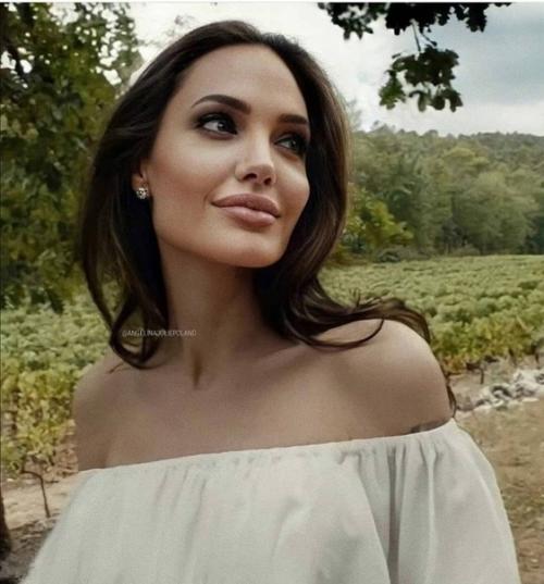 Удивительный факт об Анджелине Джоли. 04